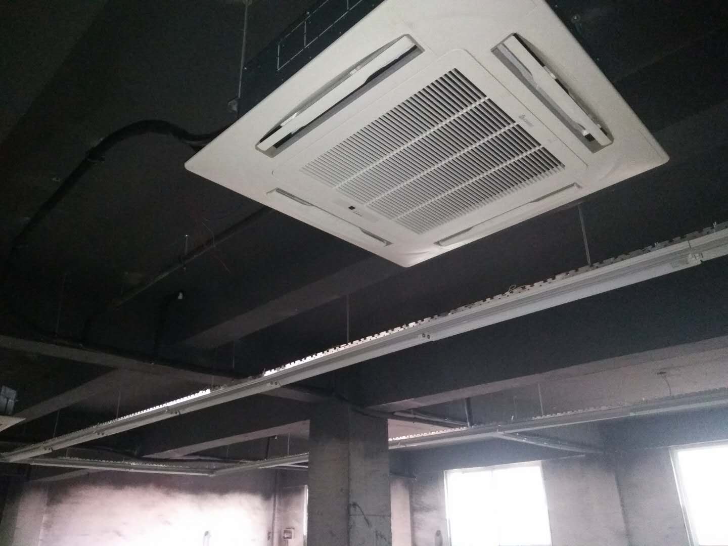 如何预防夏季中央空调滴水问题